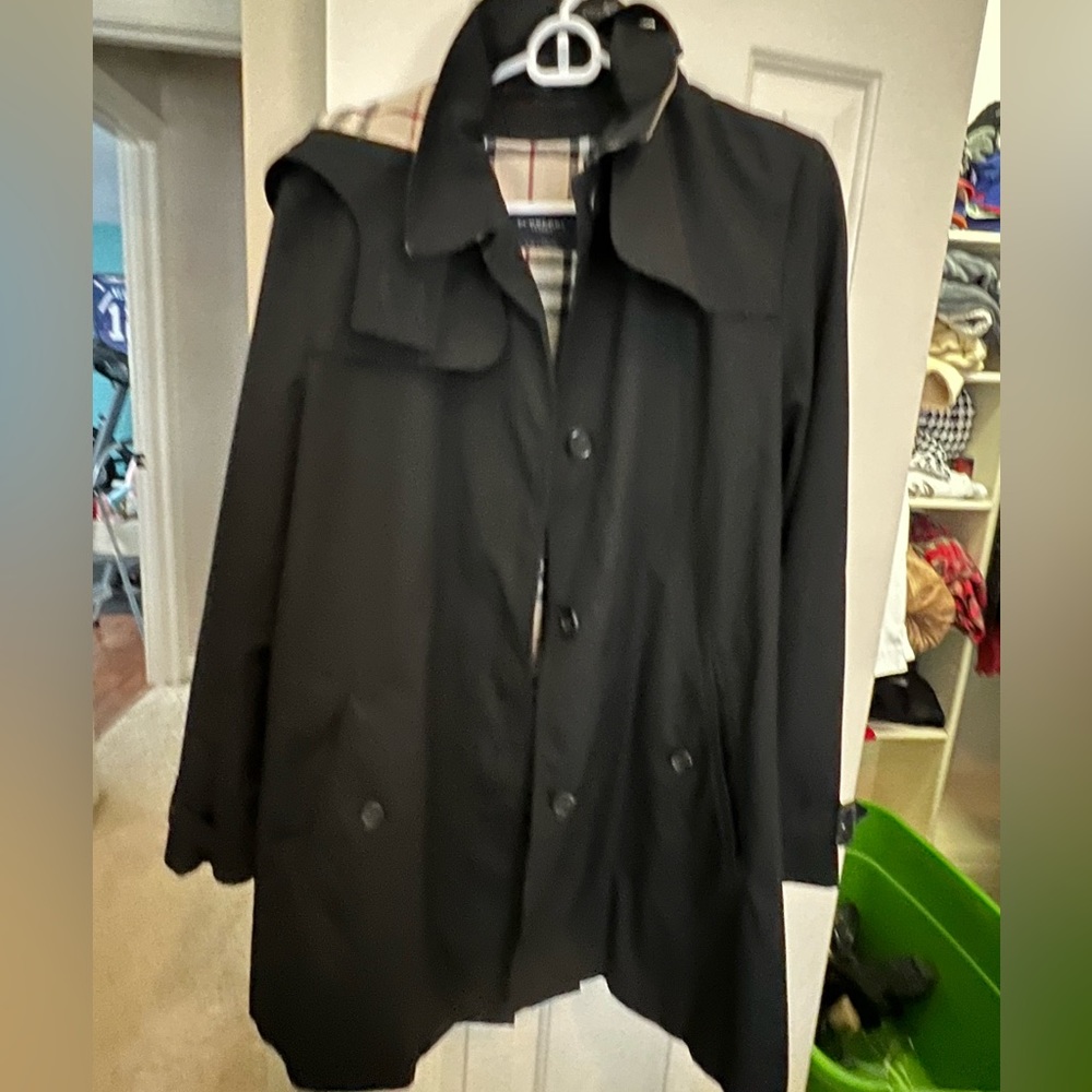 Burberry Mid Length Womens Trench Raincoat with detachable hood - size 8/10